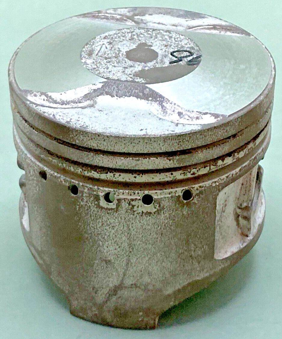 NEW GENUINE YAMAHA 371-11631-04-96 PISTON