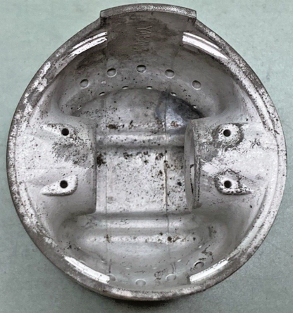 NEW GENUINE YAMAHA 371-11635-04 PISTON 0.25 O/S