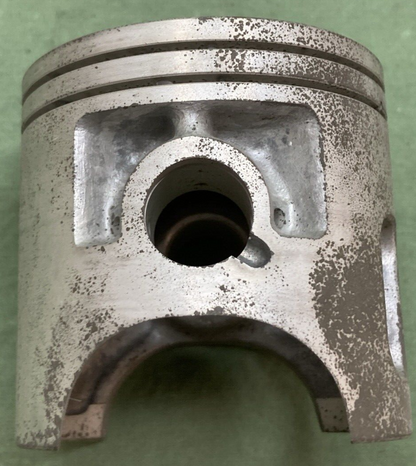 NEW GENUINE YAMAHA 43G-11635-00 PISTON 0.25 O/S