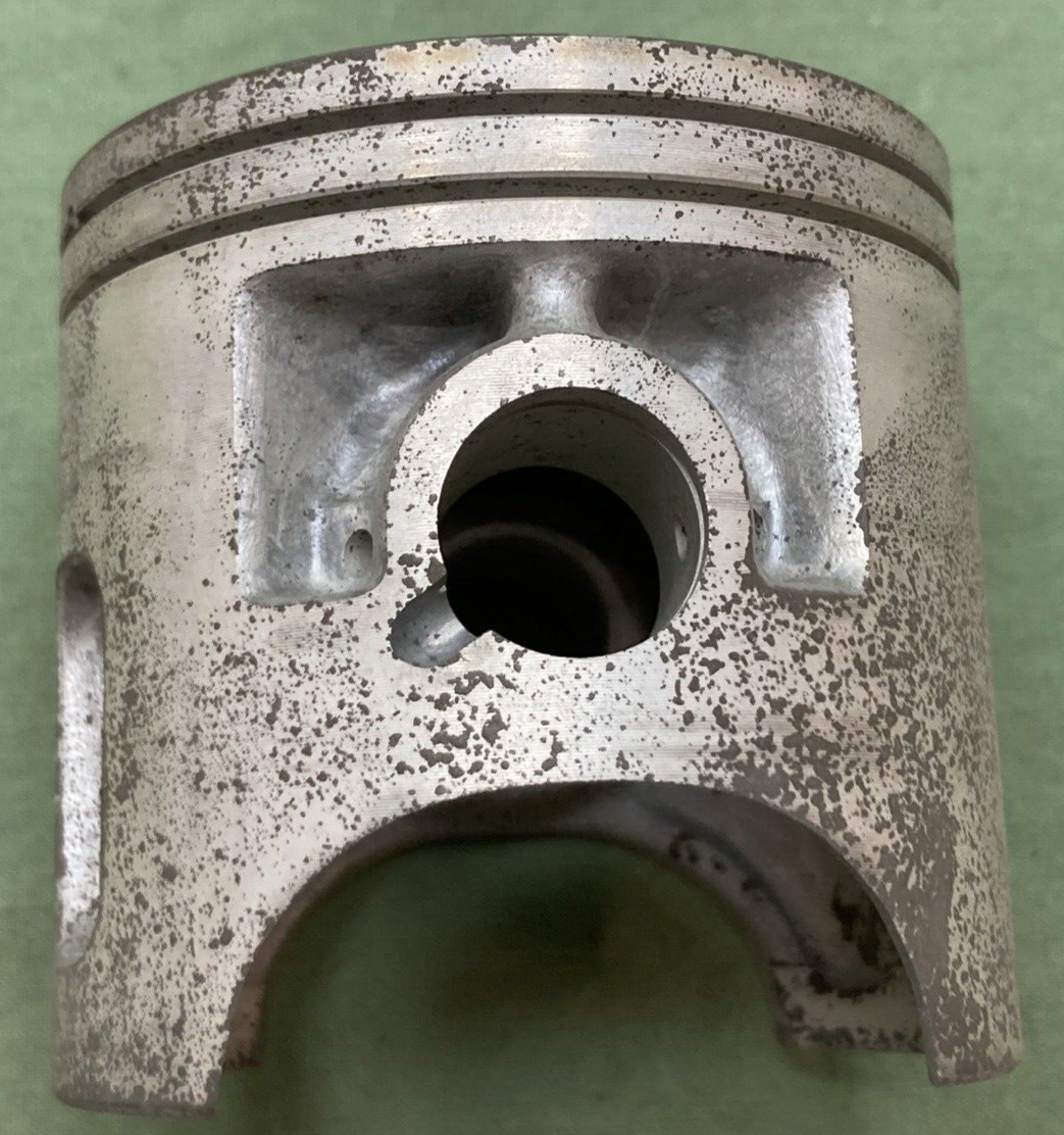 NEW GENUINE YAMAHA 43G-11635-00 PISTON 0.25 O/S