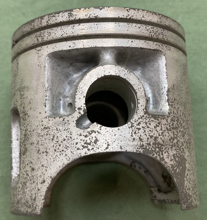 NEW GENUINE YAMAHA 43G-11635-00 PISTON 0.25 O/S