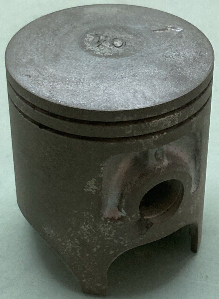 NEW GENUINE YAMAHA 5X2-11631-00-94 PISTON STD