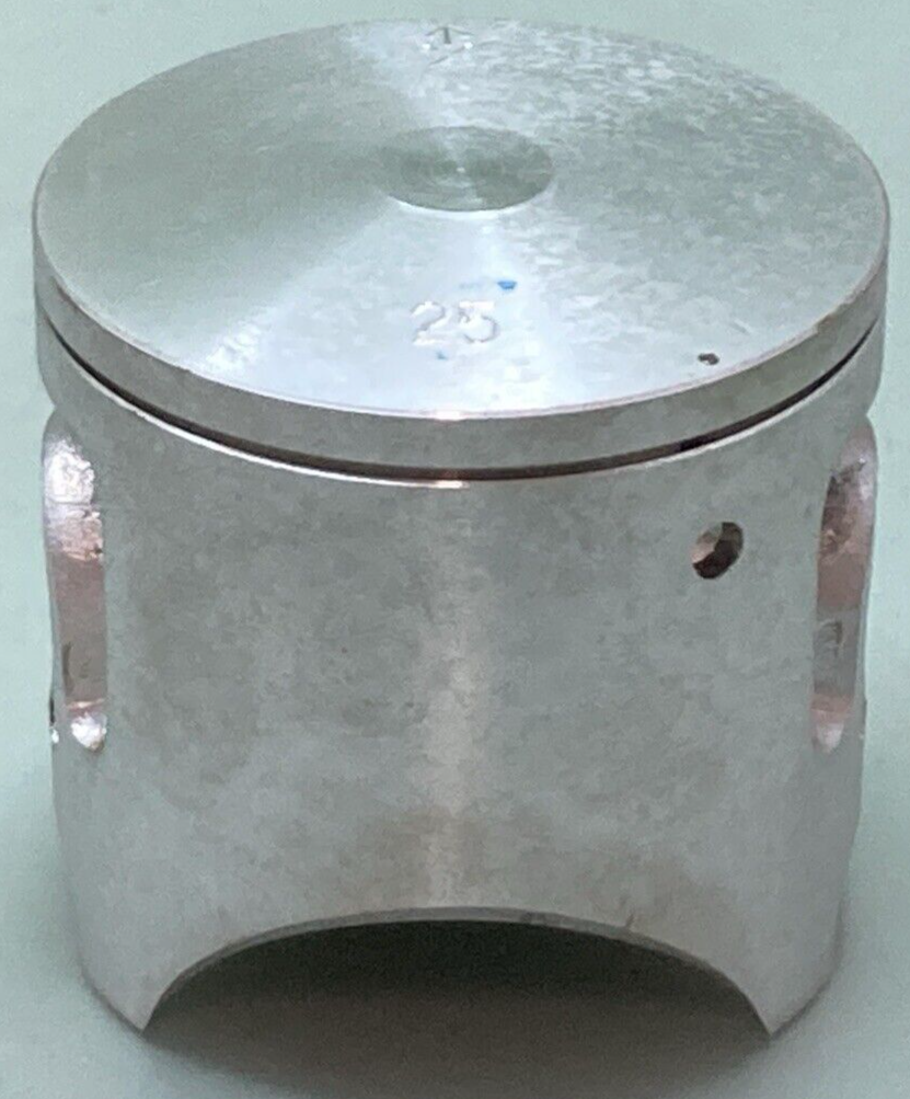 NEW GENUINE YAMAHA 5X4-11635-00 PISTON 1ST 0.25 O/S