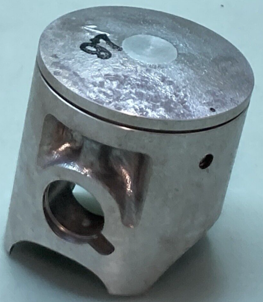 NEW GENUINE YAMAHA 5X3-11631-01-97 PISTON STD