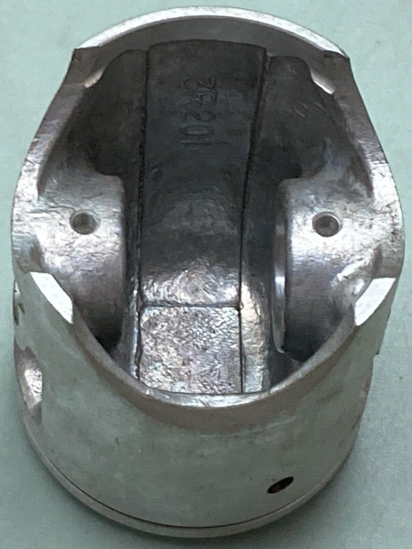 NEW GENUINE YAMAHA 5X3-11631-01-97 PISTON STD