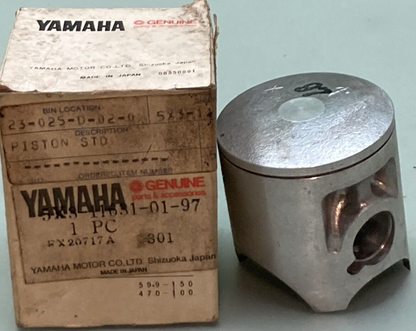 NEW GENUINE YAMAHA 5X3-11631-01-97 PISTON STD