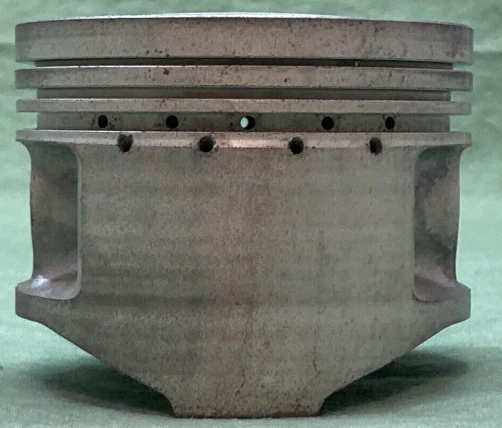 NEW GENUINE YAMAHA 2L0-11635-00 PISTON 1ST 0.25 O/S