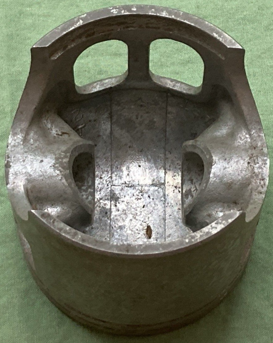 NEW GENUINE YAMAHA 5X8-11638-00 PISTON 4TH 1.00 O/S