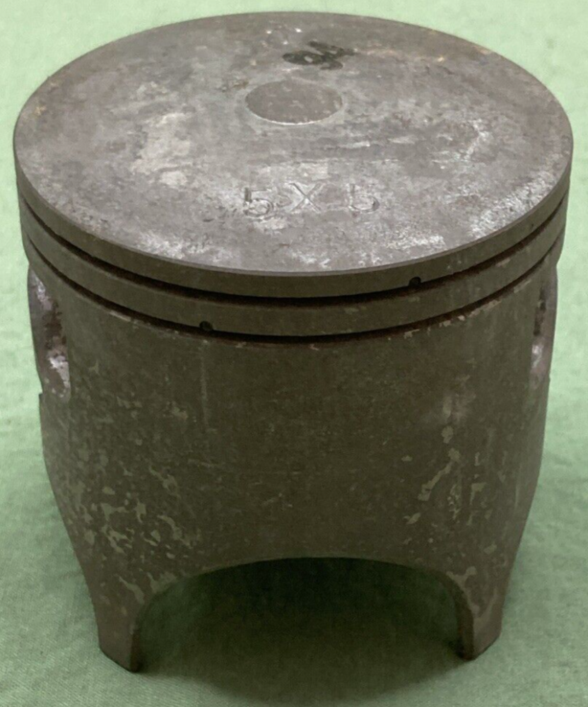 NEW GENUINE YAMAHA 5X5-11631-00-94 PISTON STD