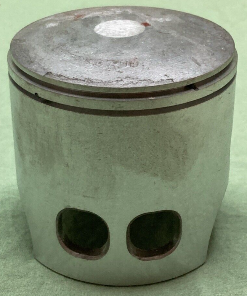 NEW GENUINE YAMAHA 443-11638-02 PISTON 4TH 1.00 O/S