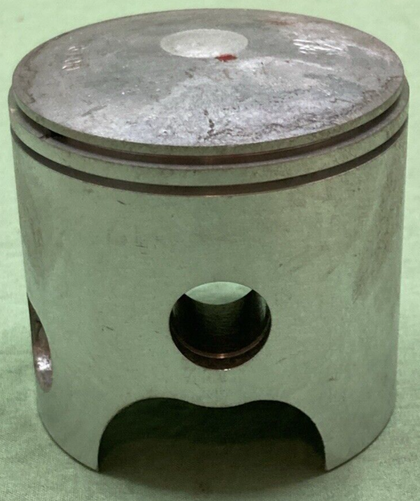 NEW GENUINE YAMAHA 443-11638-02 PISTON 4TH 1.00 O/S