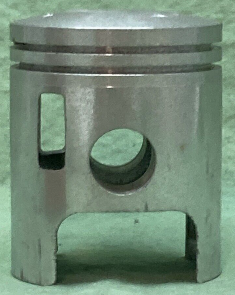 NEW GENUINE YAMAHA 235-11631-00-96 PISTON STD