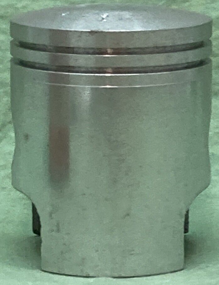 NEW GENUINE YAMAHA 235-11631-00-96 PISTON STD