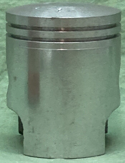NEW GENUINE YAMAHA 235-11631-00-96 PISTON STD