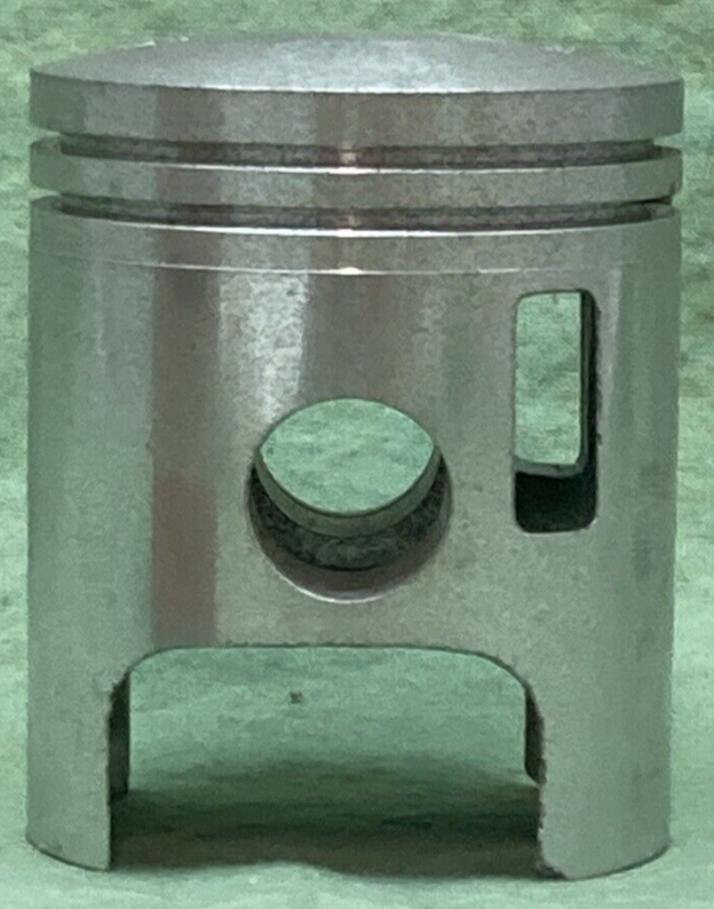 NEW GENUINE YAMAHA 235-11631-00-96 PISTON STD