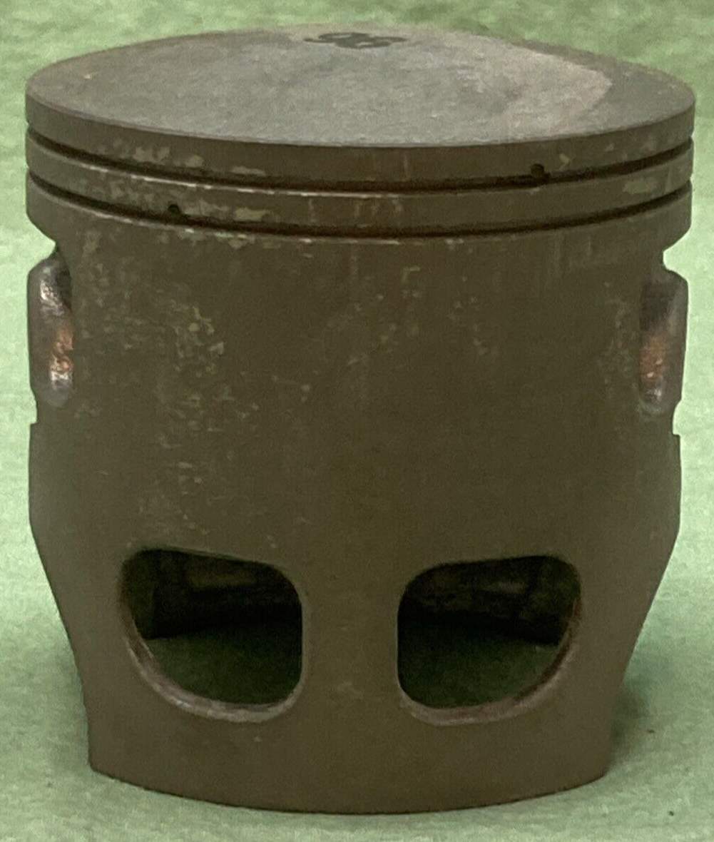 NEW GENUINE YAMAHA 2K7-11631-00-96 PISTON STD