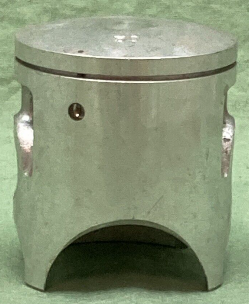 NEW GENUINE YAMAHA 248-11636-01 PISTON 2ND 0.50 O/S