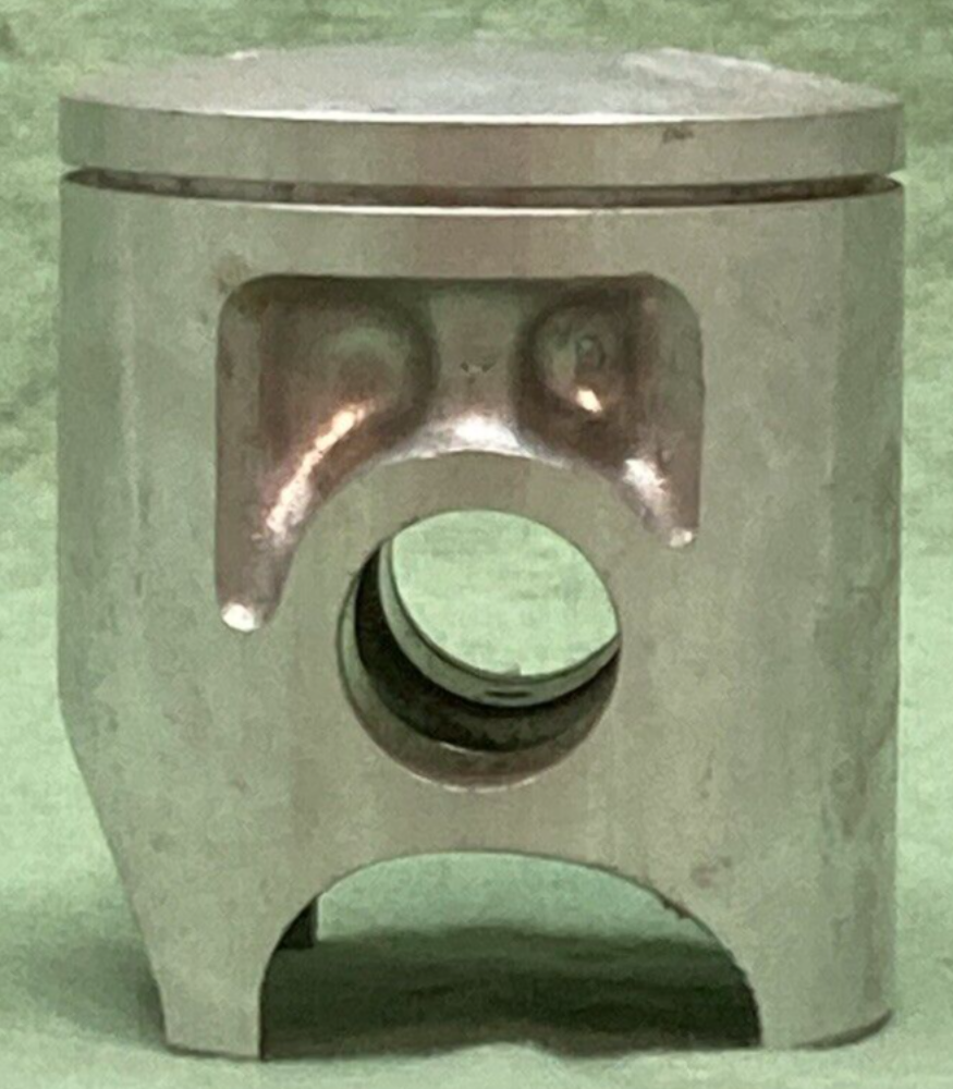 NEW GENUINE YAMAHA 248-11636-01 PISTON 2ND 0.50 O/S