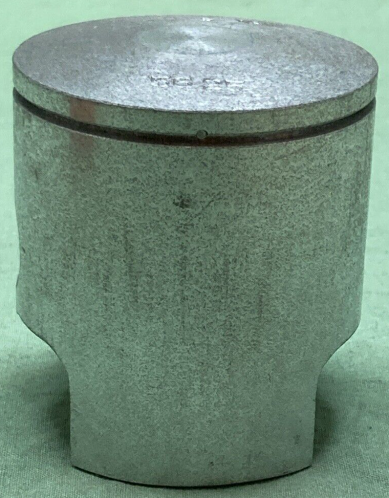 NEW GENUINE YAMAHA 248-11635-71 PISTON 1ST  0.25 O/S