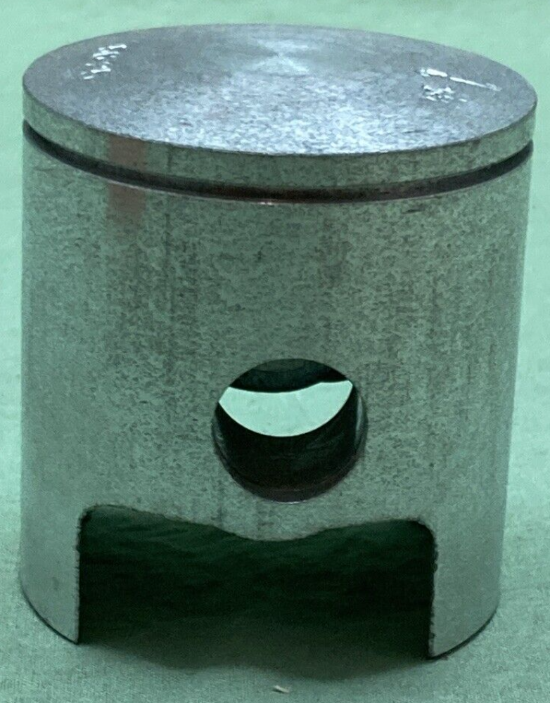 NEW GENUINE YAMAHA 248-11635-71 PISTON 1ST  0.25 O/S