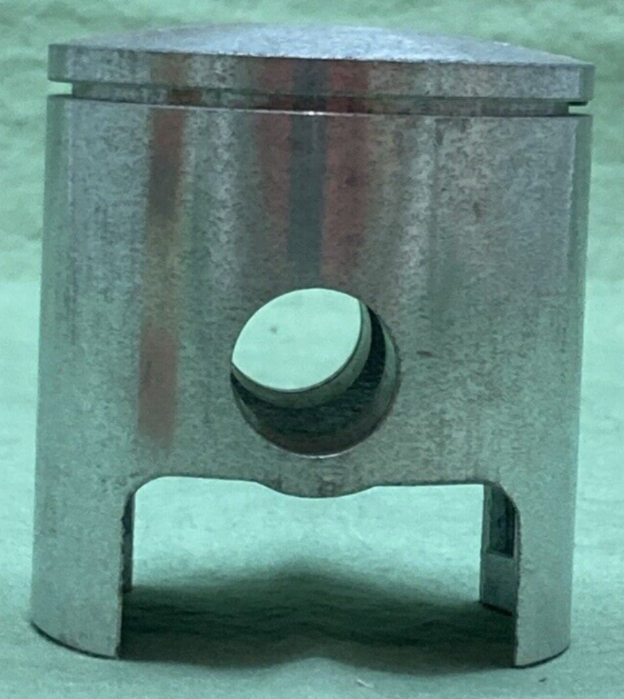 NEW GENUINE YAMAHA 248-11635-71 PISTON 1ST  0.25 O/S