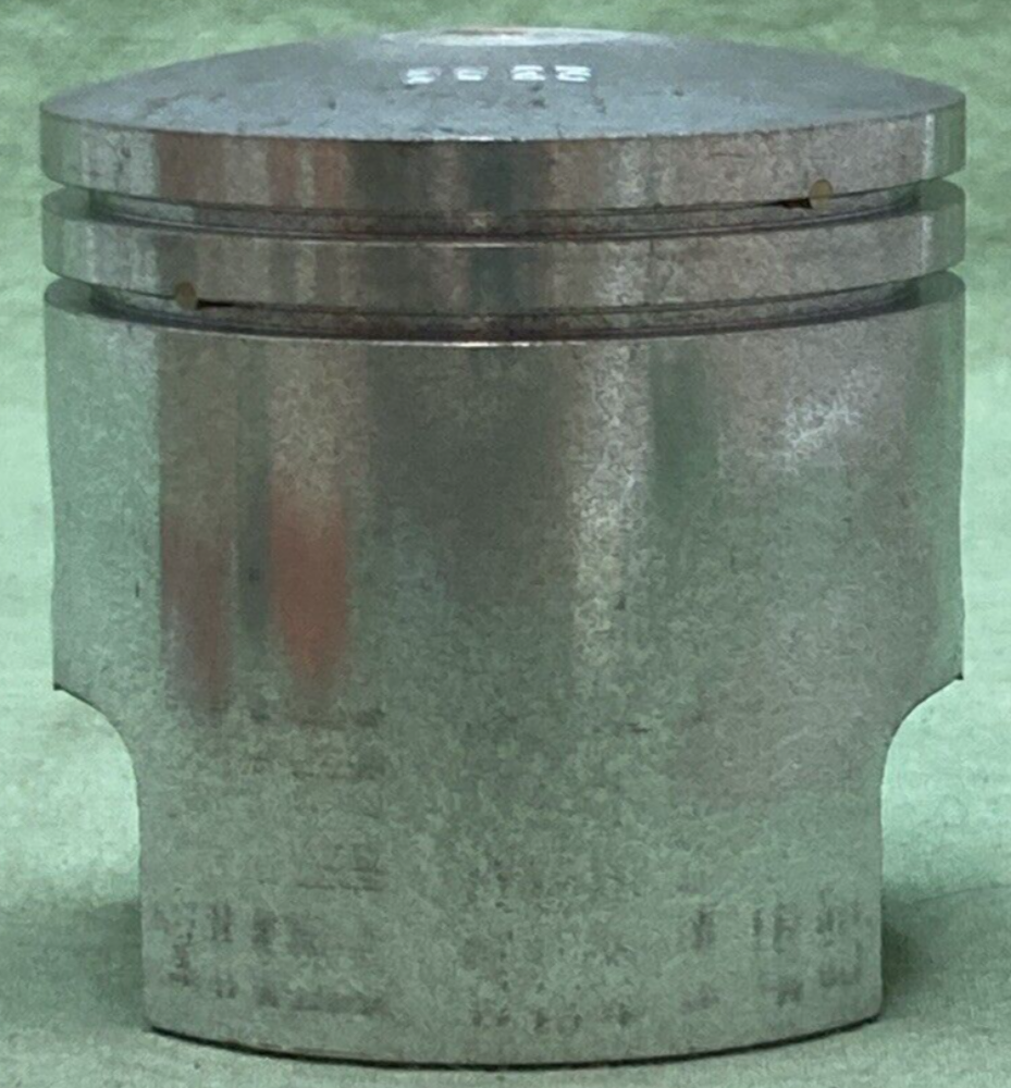 NEW GENUINE YAMAHA 251-11635-00 PISTON