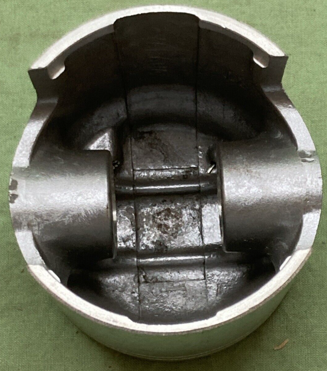 NEW GENUINE YAMAHA 251-11635-00 PISTON