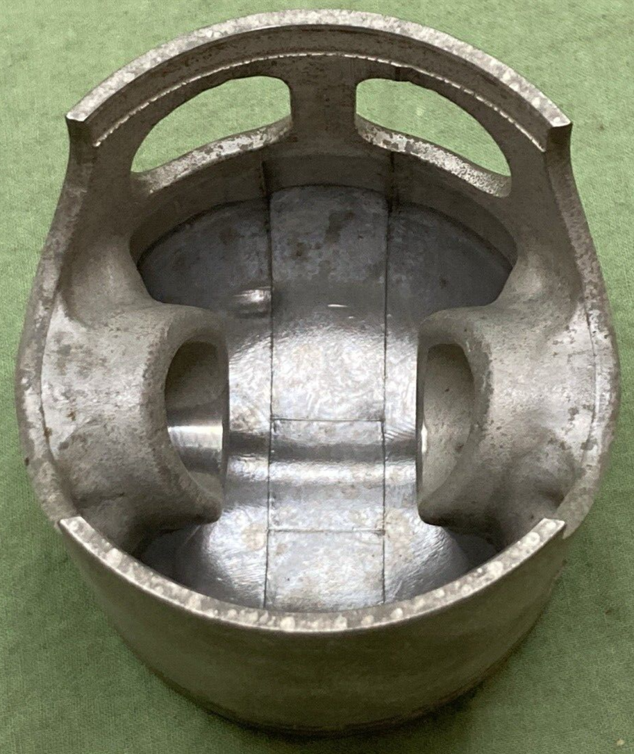 NEW GENUINE YAMAHA 25Y-11631-00-96 PISTON