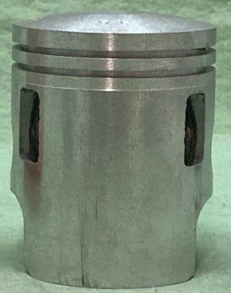 NEW GENUINE YAMAHA 211-11631-00-96 PISTON