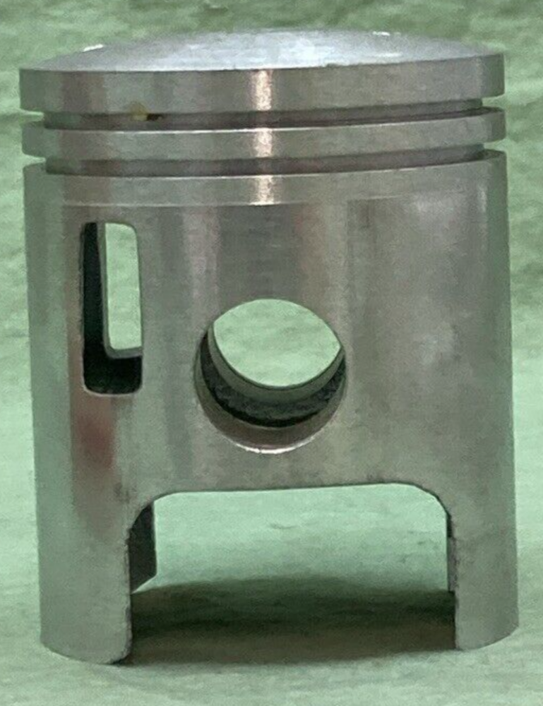 NEW GENUINE YAMAHA 211-11631-00-96 PISTON