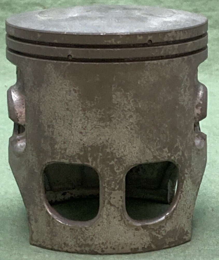 NEW GENUINE YAMAHA 25Y-11635-00 PISTON