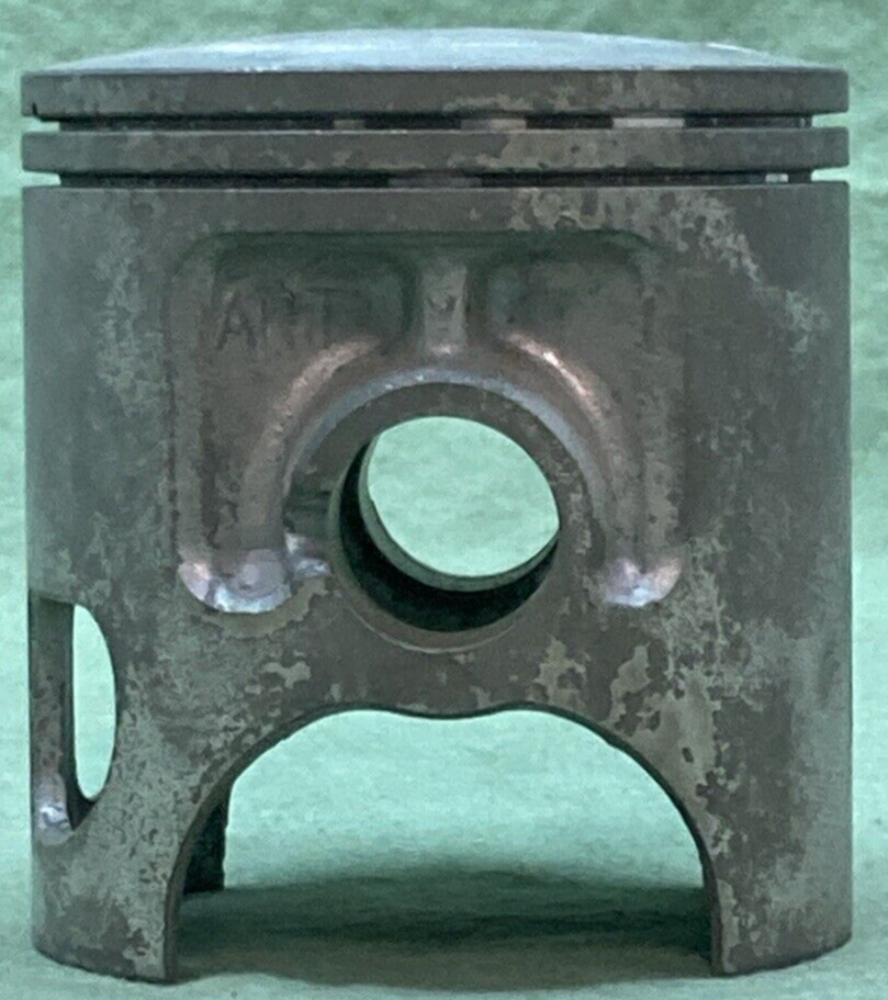 NEW GENUINE YAMAHA 25Y-11635-00 PISTON