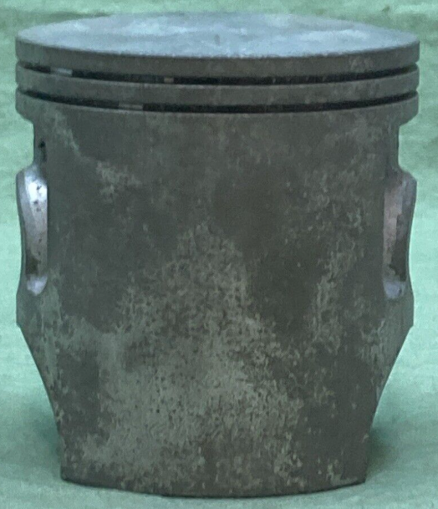 NEW GENUINE YAMAHA 25Y-11635-00 PISTON