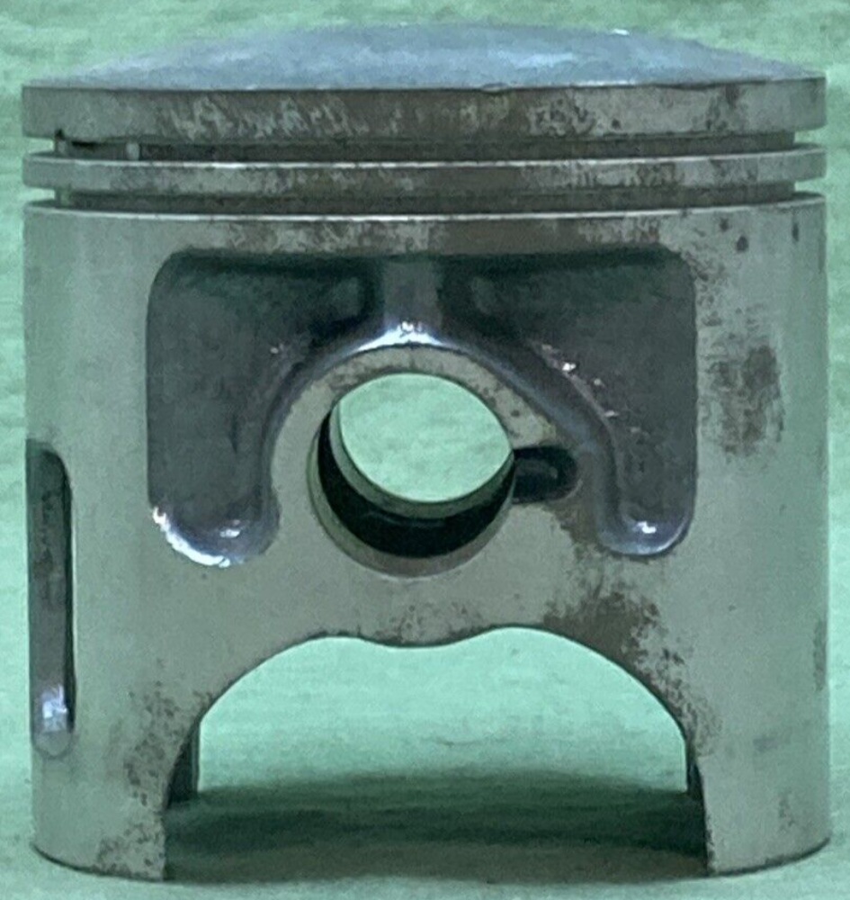 NEW GENUINE YAMAHA 20E-11635-00 PISTON 1ST 0.25 O/S