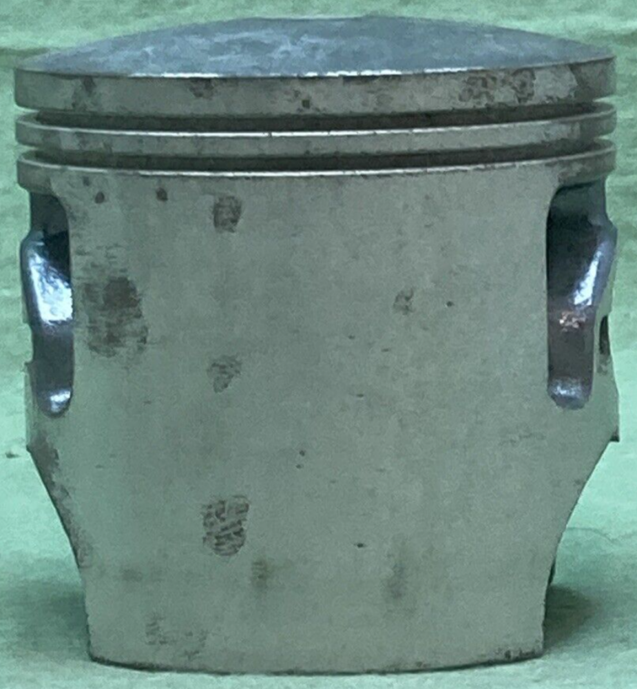 NEW GENUINE YAMAHA 20E-11635-00 PISTON 1ST 0.25 O/S