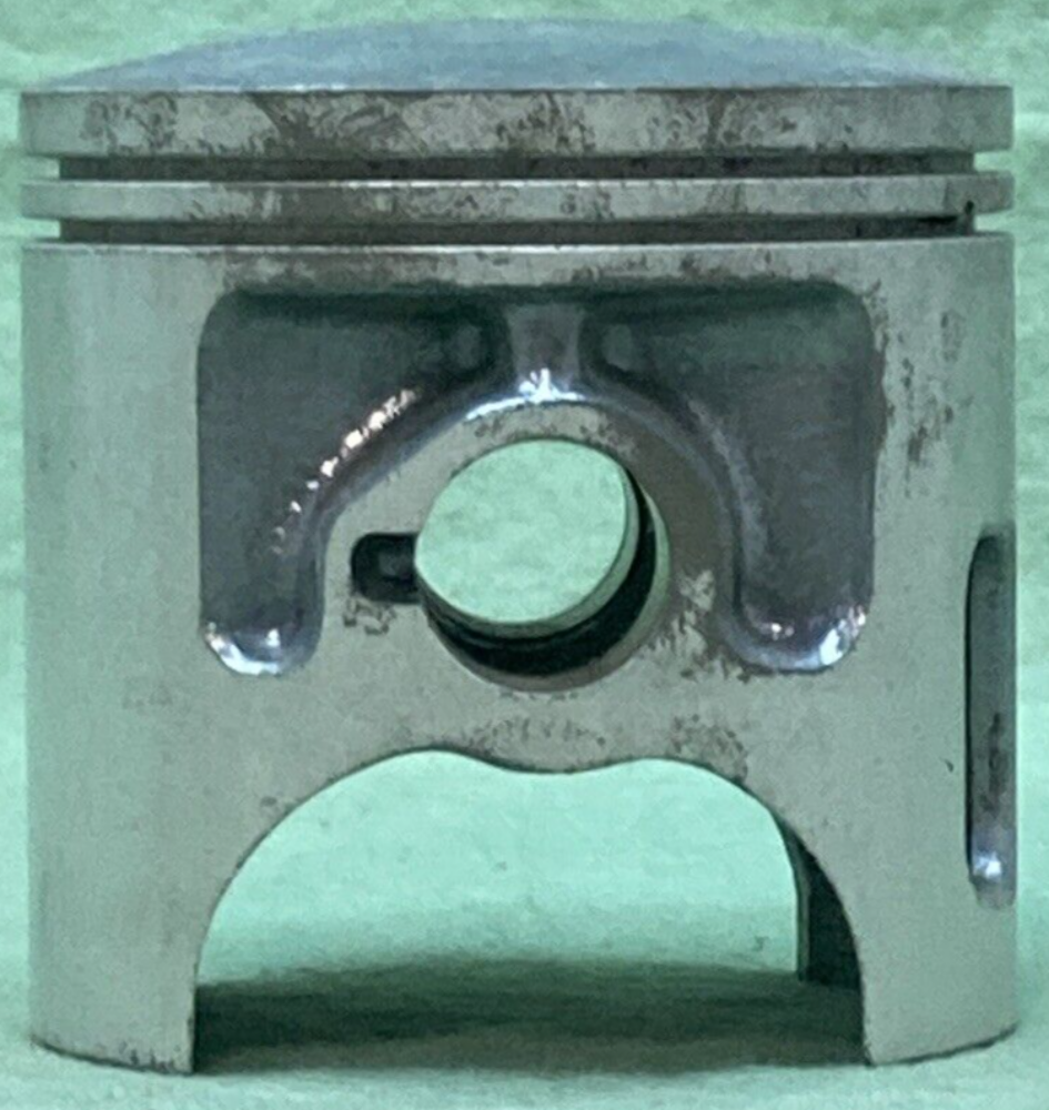 NEW GENUINE YAMAHA 20E-11635-00 PISTON 1ST 0.25 O/S