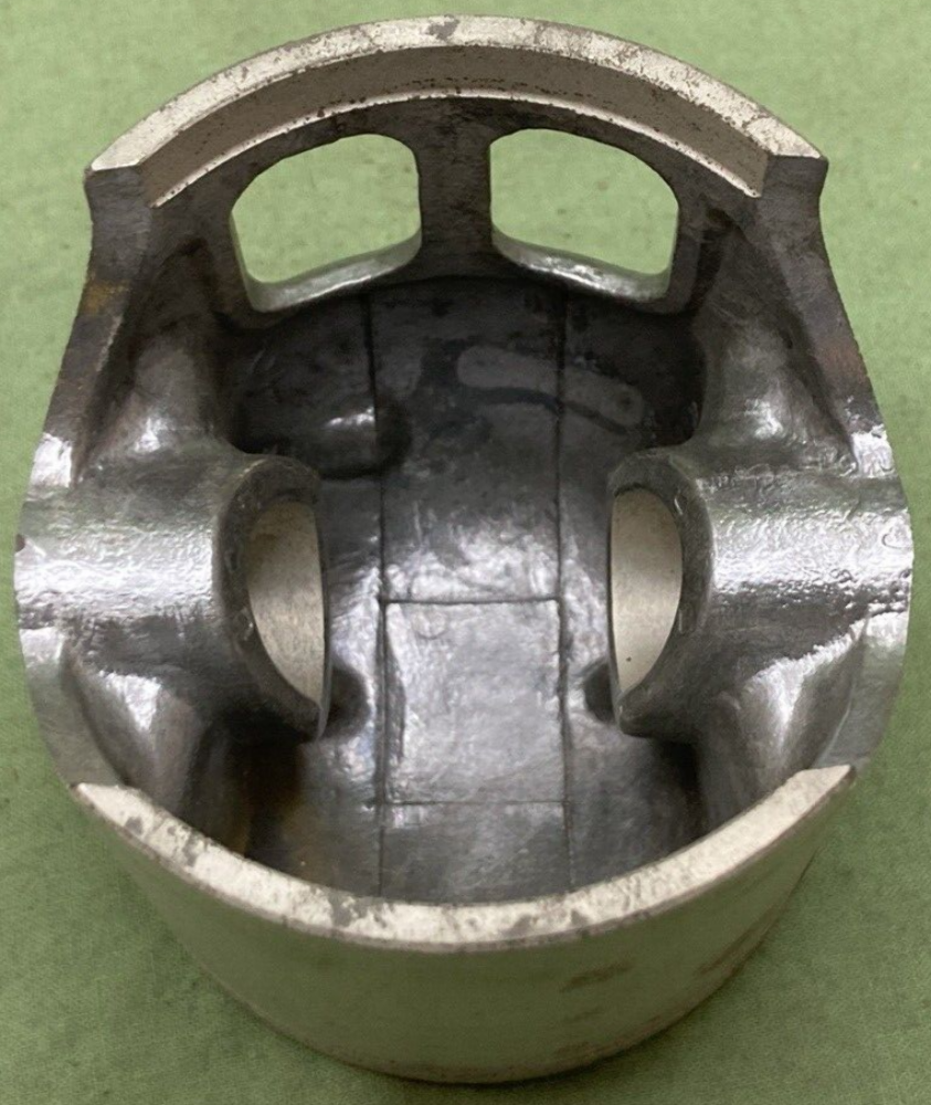 NEW GENUINE YAMAHA 20E-11635-00 PISTON 1ST 0.25 O/S