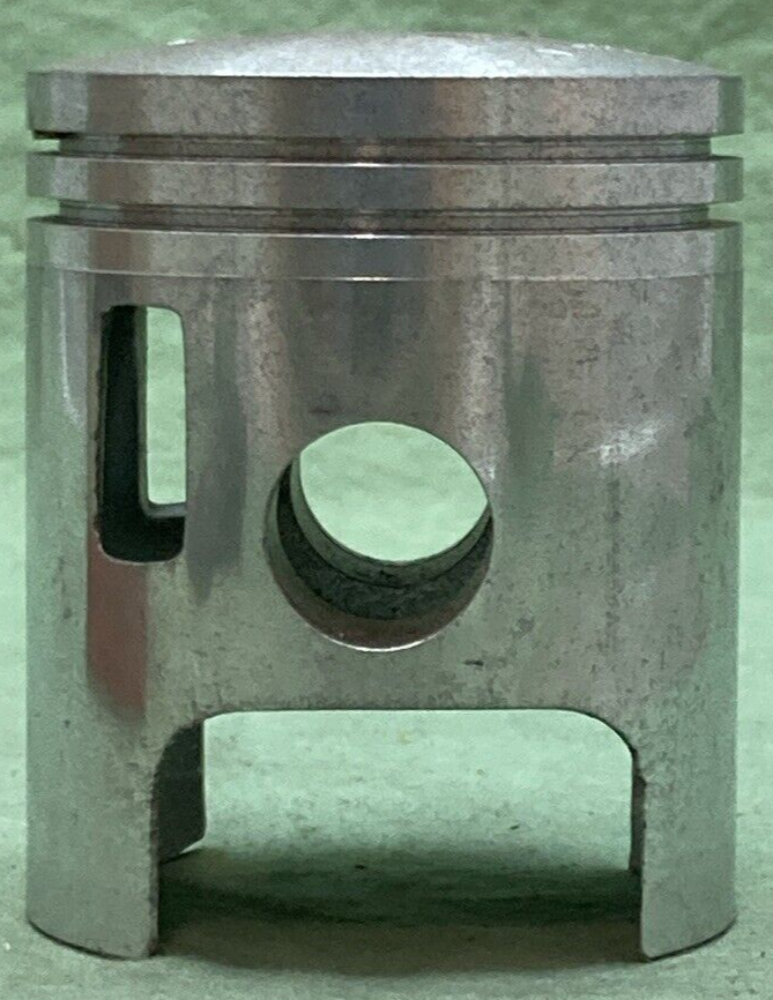 NEW GENUINE YAMAHA 235-11631-10 PISTON