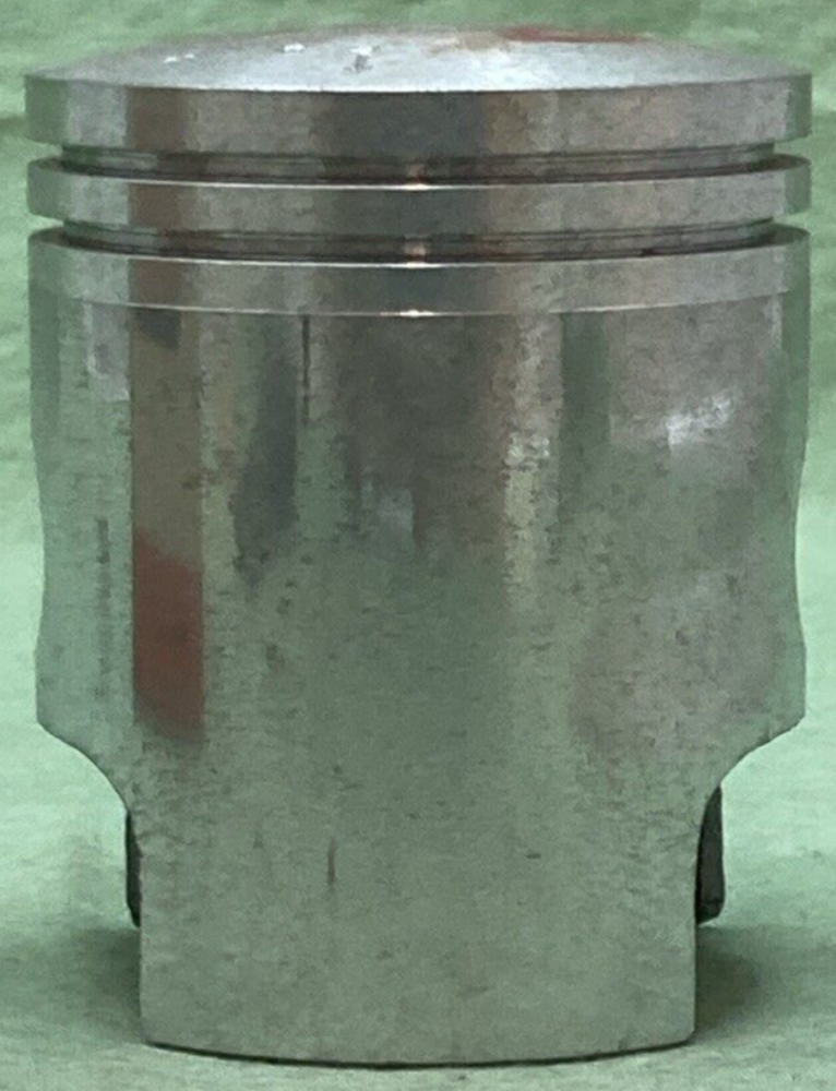 NEW GENUINE YAMAHA 235-11631-10 PISTON