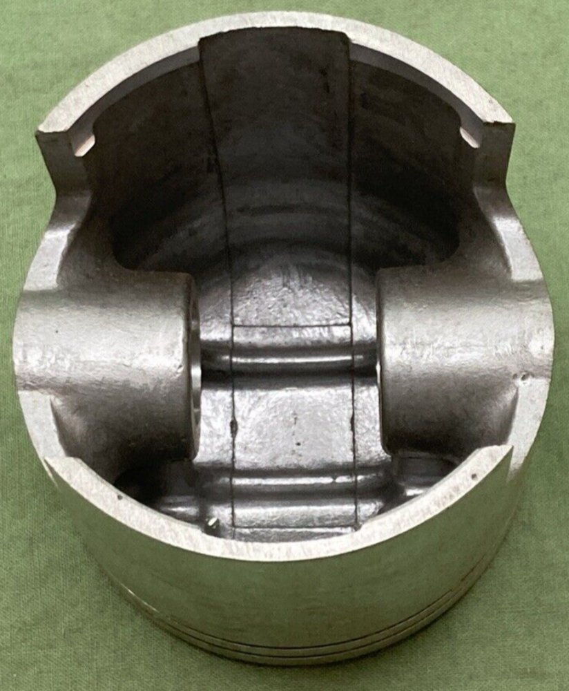 NEW GENUINE YAMAHA 251-11636-00 PISTON