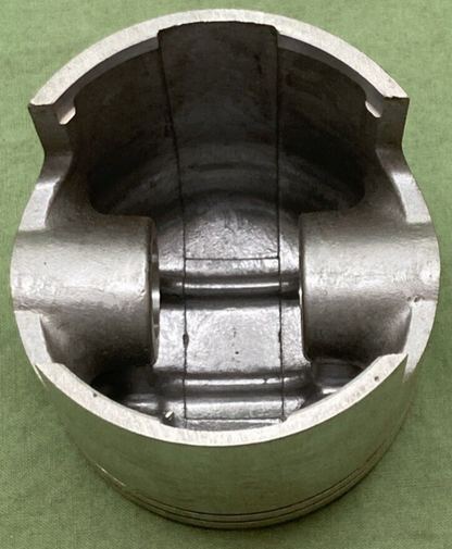 NEW GENUINE YAMAHA 251-11636-00 PISTON