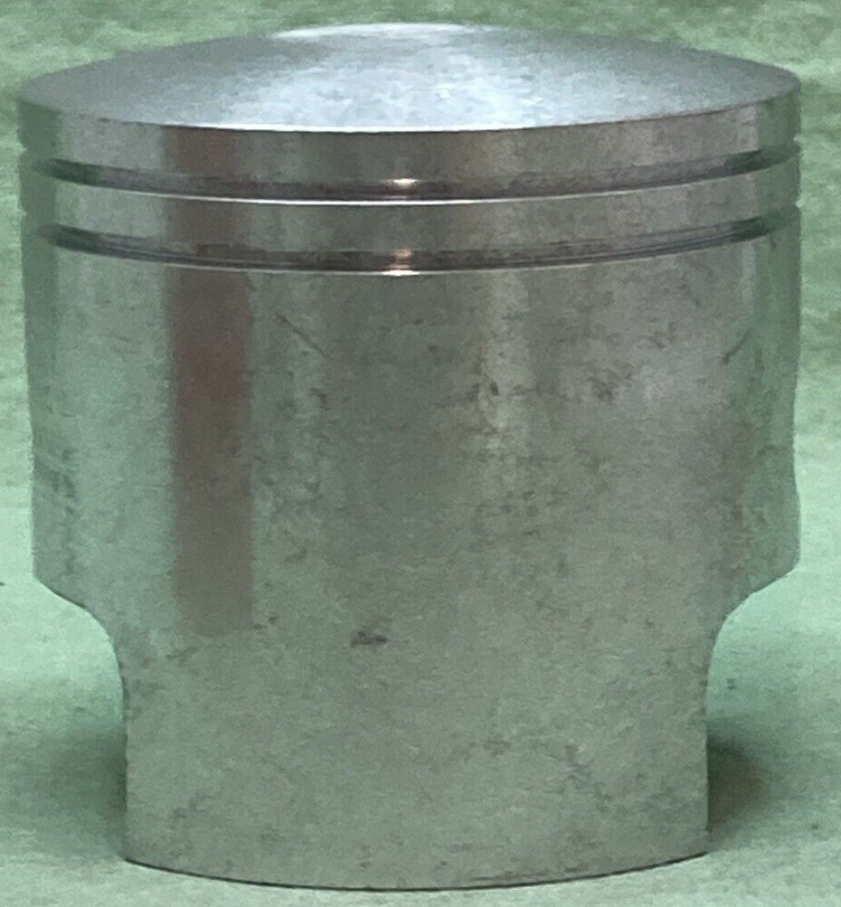 NEW GENUINE YAMAHA 275-11631-00-96 PISTON