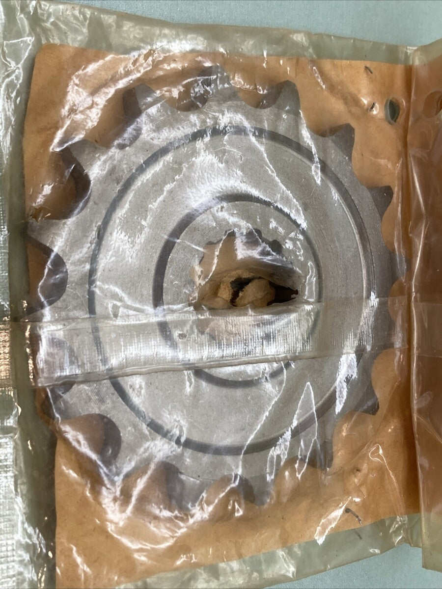 NEW GENUINE YAMAHA 168-17461-60 Sprocket, Drive 16T