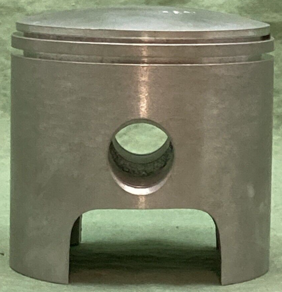 NEW GENUINE WISECO 182 P8 PISTON & RING SET 2677LC