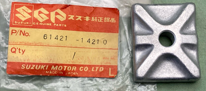 NEW GENUINE SUZUKI 61421-14210 REAR WHEEL PLATE