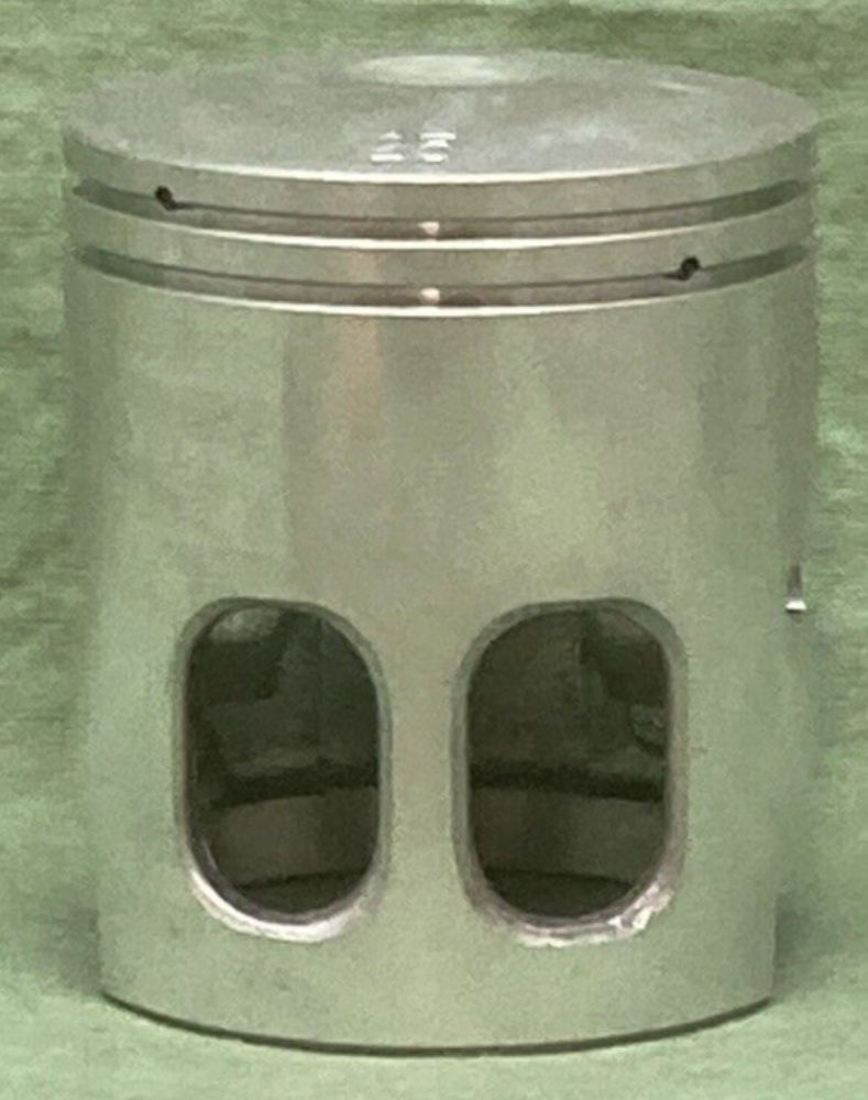 NEW GENUINE YAMAHA 3R1-11635-02 PISTON