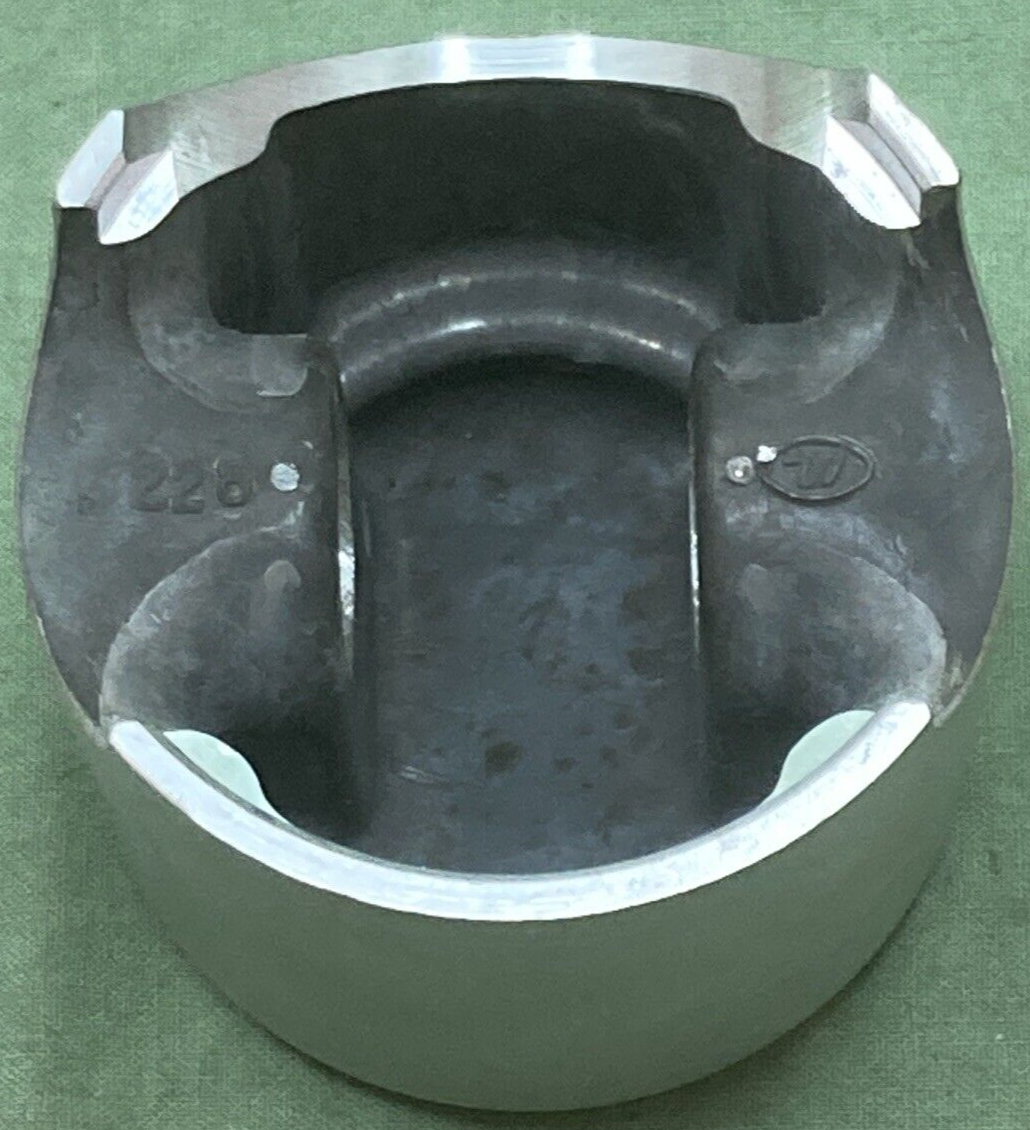 NEW GENUINE WISECO 227P4 PISTON KIT 040