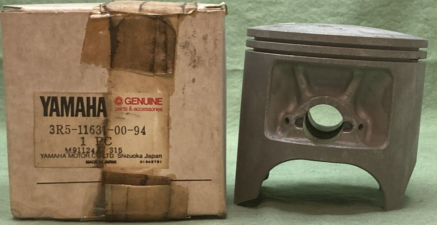NEW GENUINE YAMAHA 3R5-11631-00-94 PISTON STD
