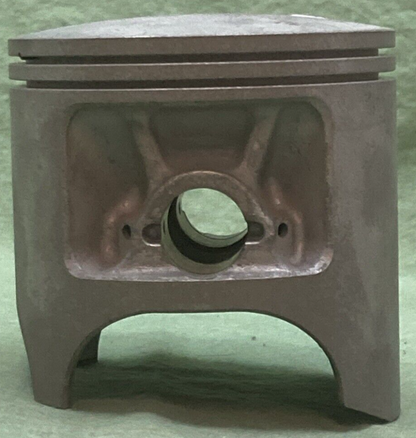 NEW GENUINE YAMAHA 3R5-11631-00-94 PISTON STD