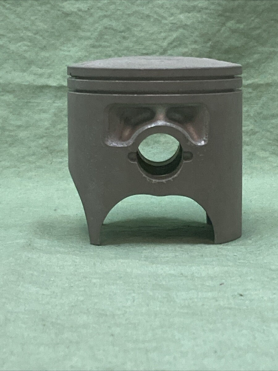 NEW GENUINE YAMAHA 3R4-11630-00 PISTON KIT STD COMPLETE